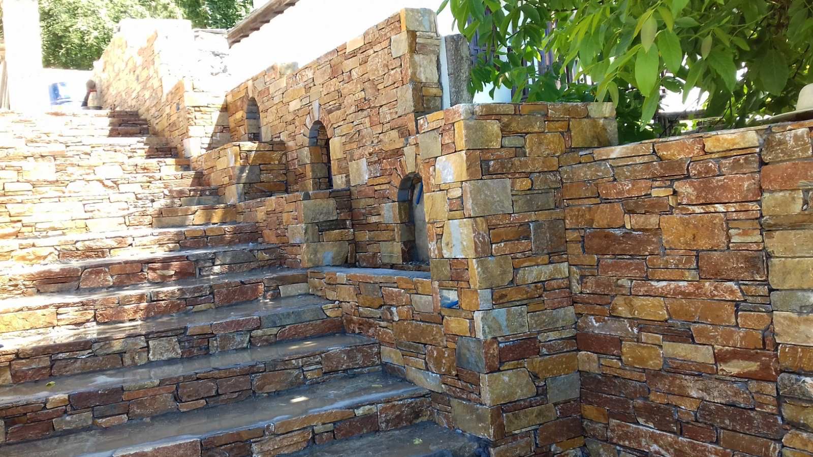 Επένδυση με πέτρα